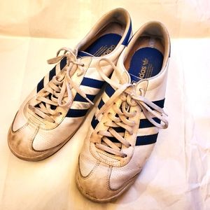 Addidas sneakers - classic three stripes